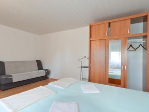 23516720-Ferienwohnung-5-Fažana-300x225-5