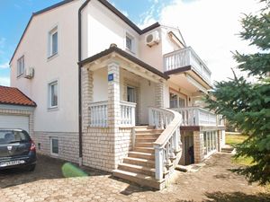 23525661-Ferienwohnung-8-Fažana-300x225-4