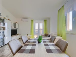 23387293-Ferienwohnung-2-Fažana-300x225-2