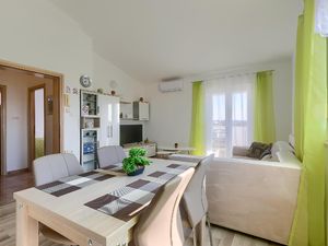 23387293-Ferienwohnung-2-Fažana-300x225-4