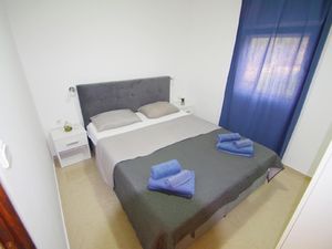 18700386-Ferienwohnung-6-Fažana-300x225-5