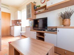 22436171-Ferienwohnung-2-Fažana-300x225-3