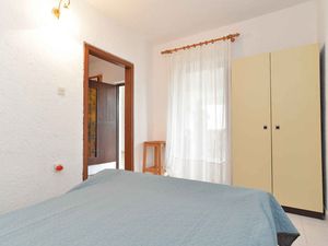 23999795-Ferienwohnung-2-Fažana-300x225-2