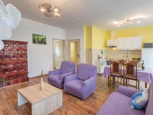 23731252-Ferienwohnung-5-Fažana-300x225-1