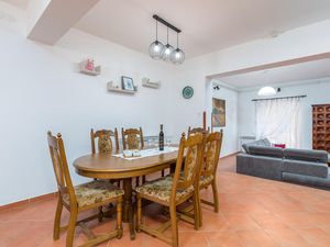 23731499-Ferienwohnung-8-Fažana-300x225-5