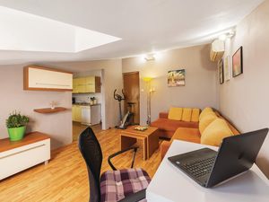 23731654-Ferienwohnung-5-Fažana-300x225-2