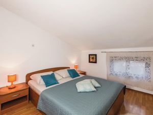 23731654-Ferienwohnung-5-Fažana-300x225-4