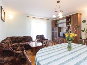 23722990-Ferienwohnung-6-Fažana-300x225-1