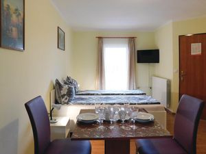 23736854-Ferienwohnung-2-Fažana-300x225-1