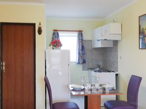 23736854-Ferienwohnung-2-Fažana-300x225-4