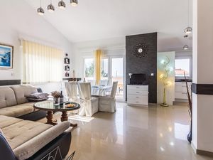 23737480-Ferienwohnung-6-Fažana-300x225-1