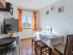 23744433-Ferienwohnung-4-Fažana-300x225-3