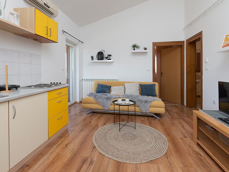 23763875-Ferienwohnung-3-Fažana-800x600-2