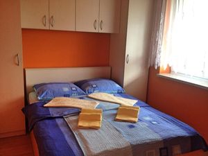 19315902-Ferienwohnung-4-Fažana-300x225-4