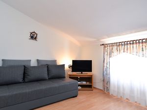 23433406-Ferienwohnung-5-Fažana-300x225-4