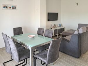 23767493-Ferienwohnung-5-Fažana-300x225-2