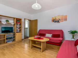 23934381-Ferienwohnung-4-Fažana-300x225-1