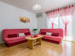 23934381-Ferienwohnung-4-Fažana-300x225-2