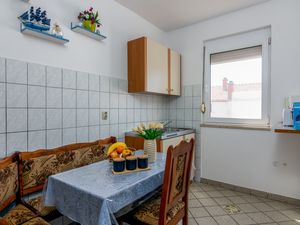 23934383-Ferienwohnung-4-Fažana-300x225-5