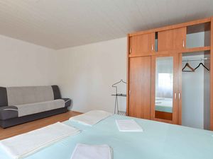 23954733-Ferienwohnung-5-Fažana-300x225-5