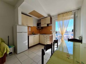 23953498-Ferienwohnung-4-Fažana-300x225-5