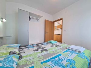 23953496-Ferienwohnung-4-Fažana-300x225-4