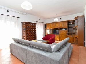 23779021-Ferienwohnung-8-Fažana-300x225-2