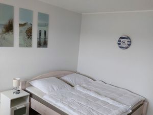 23528466-Ferienwohnung-4-Fehmarn / Burgtiefe-300x225-3