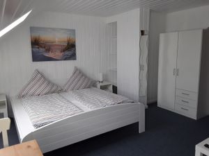 23994616-Ferienwohnung-2-Fehmarn-300x225-0