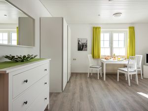 19433241-Ferienwohnung-2-Fehmarn-300x225-1