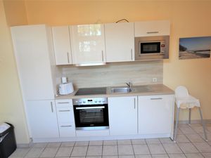 23886618-Ferienwohnung-4-Fehmarn-300x225-3