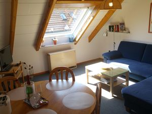 21674021-Ferienwohnung-5-Fehmarn-300x225-2