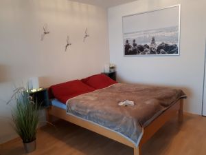 24016939-Ferienwohnung-4-Fehmarn-300x225-4