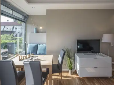 Strandburg "Tiefblau" 01.b-1