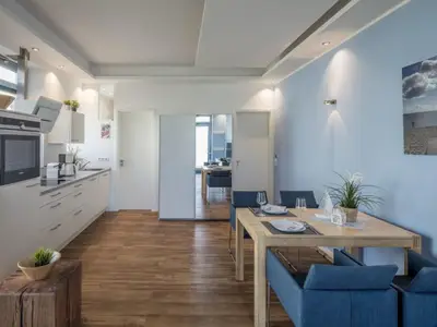 Strandburg "Azurblau" 01.c-1