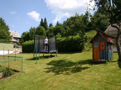 Spielplatz mit Trampolin