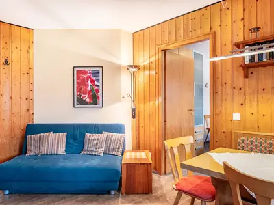 Photo, INSIDE, OUTSIDE