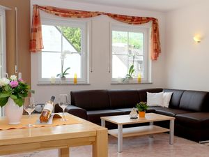 3807205-Ferienwohnung-4-Fell-300x225-2