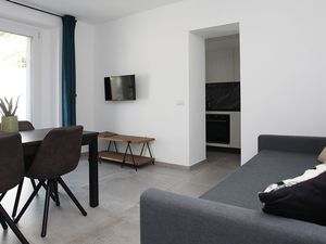 23191203-Ferienwohnung-4-Fermo-300x225-4