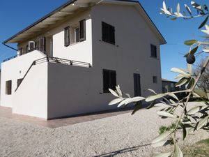 24035731-Ferienwohnung-4-Fermo-300x225-4