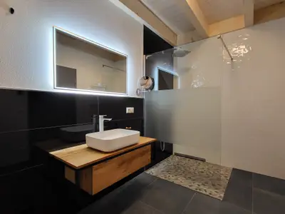 Bad mit ebenerdiger Dusche