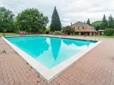 PoolOfHouse