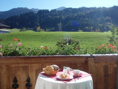 Frühstück auf dem Balkon