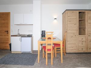 24001999-Ferienwohnung-2-Fieberbrunn-300x225-1