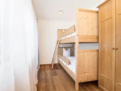 Kinderzimmer mit Stockbett.