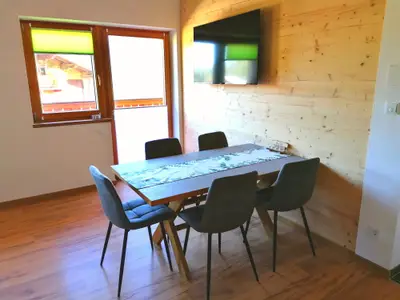 Esstisch für bis zu 6 Personen