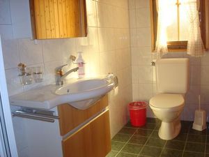 437327-Ferienwohnung-4-Fiesch-300x225-5