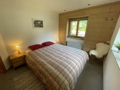 Schlafzimmer 1