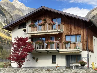 Saphir im Herbst
