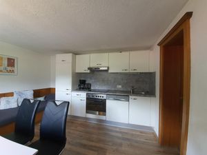 23117839-Ferienwohnung-5-Finkenberg-300x225-4